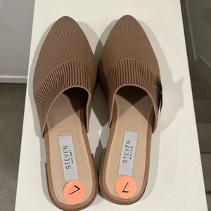Steven New York slip on shoe for women. Size 7.